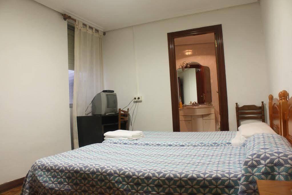Hostal Temino บูร์โกส ภายนอก รูปภาพ