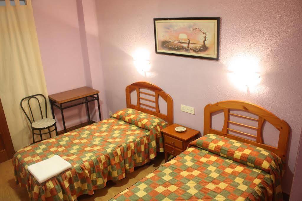 Hostal Temino บูร์โกส ภายนอก รูปภาพ
